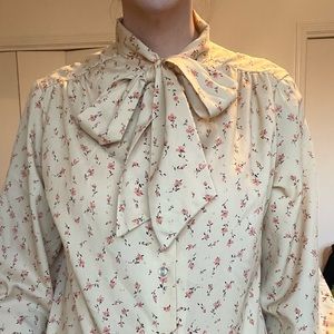 VINTAGE COPY CATS FLORAL PUSSY BOW BLOUSE